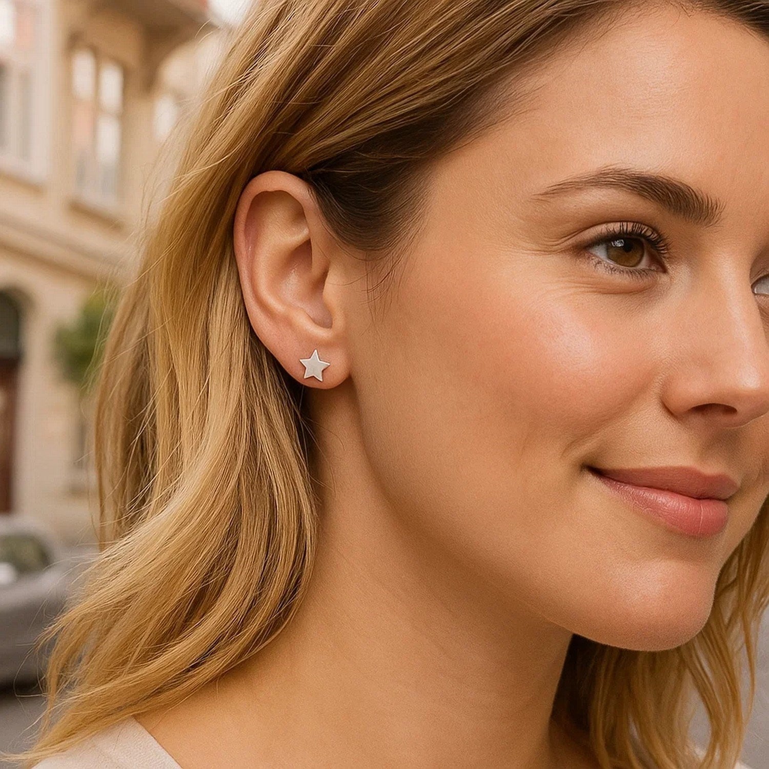 Pendientes de poste de oro blanco de 14k con estrellas (6.5mm)