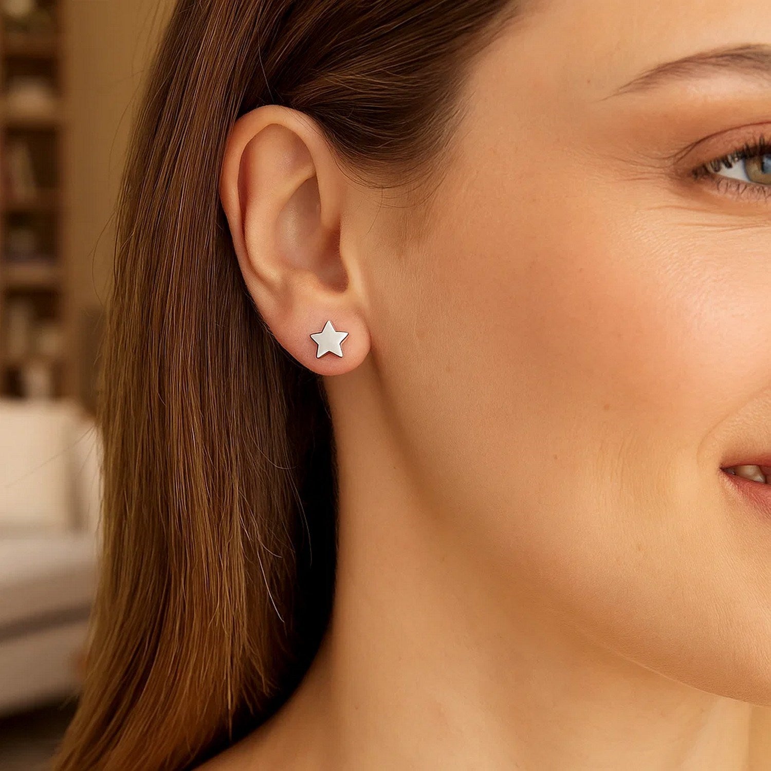 Pendientes de poste de oro blanco de 14k con estrellas (6.5mm)